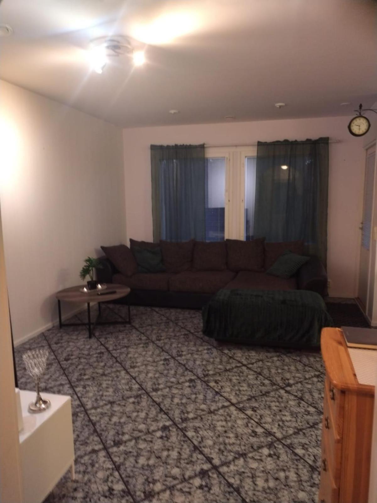 55 Nelioeinen Tilava Rivitalokaksio, 1-4Hloe, Taeydellinen Keittioe, Uudet Kodinkoneet, Laadukas Sauna, Tv, Netflix, Wifi, Kuivaava Pyykinpesukone, Itsekirjautuminen 24H, Avainsaeiloeboxi Koodilla Seinäjoki Exterior foto