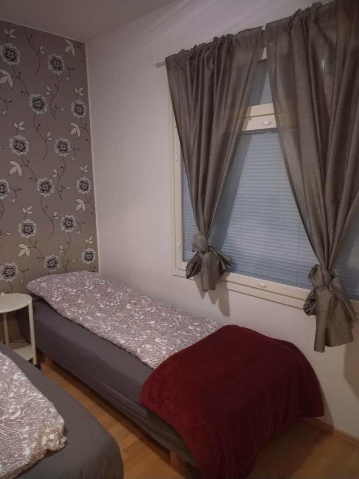 55 Nelioeinen Tilava Rivitalokaksio, 1-4Hloe, Taeydellinen Keittioe, Uudet Kodinkoneet, Laadukas Sauna, Tv, Netflix, Wifi, Kuivaava Pyykinpesukone, Itsekirjautuminen 24H, Avainsaeiloeboxi Koodilla Seinäjoki Exterior foto